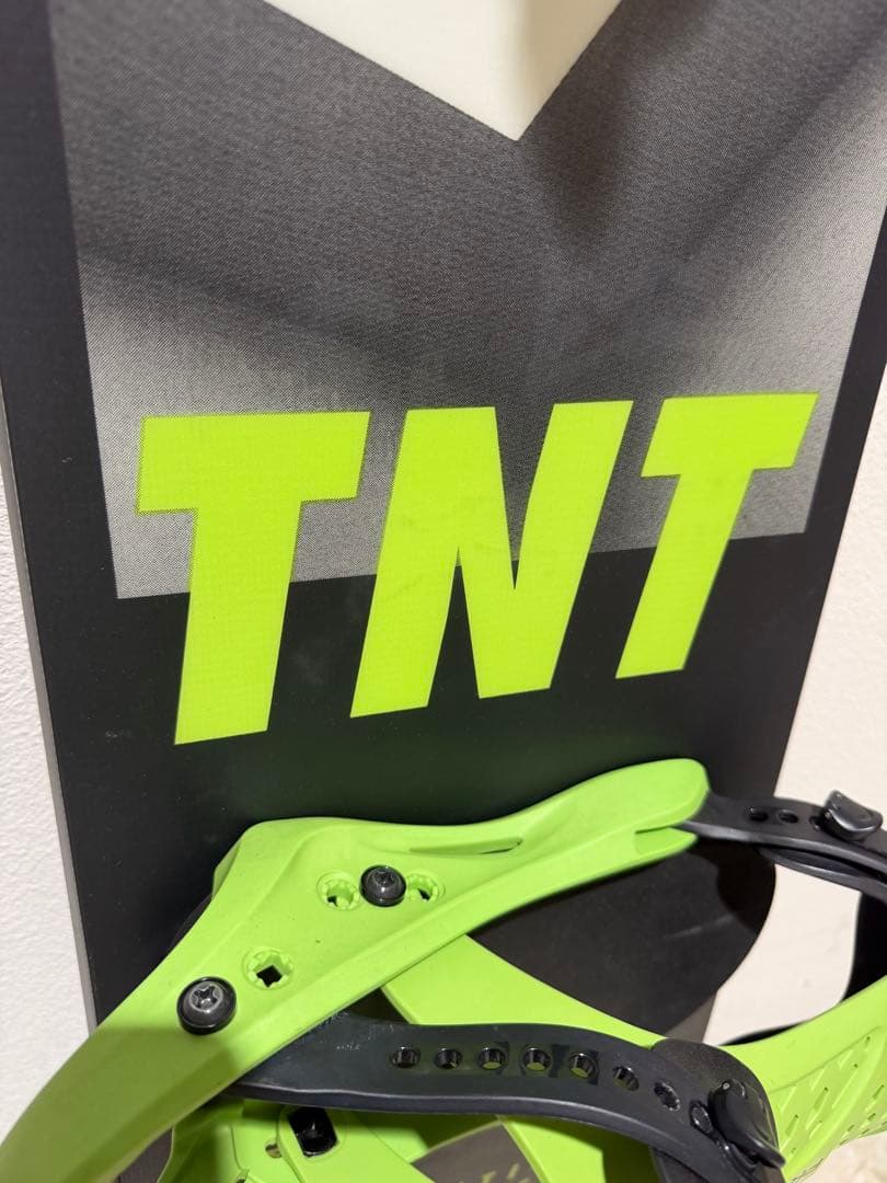 【美品】FNTC TNTスノーボード
