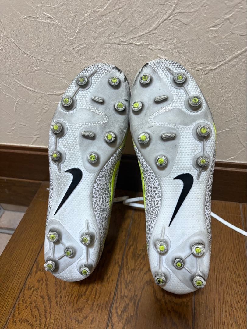 Nike サッカーシューズ ホワイト/イエロー マーキュリアル