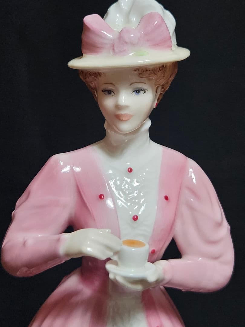 新品箱入り 証明書付き リントンズ エミリー コールポート フィギュリン 美品