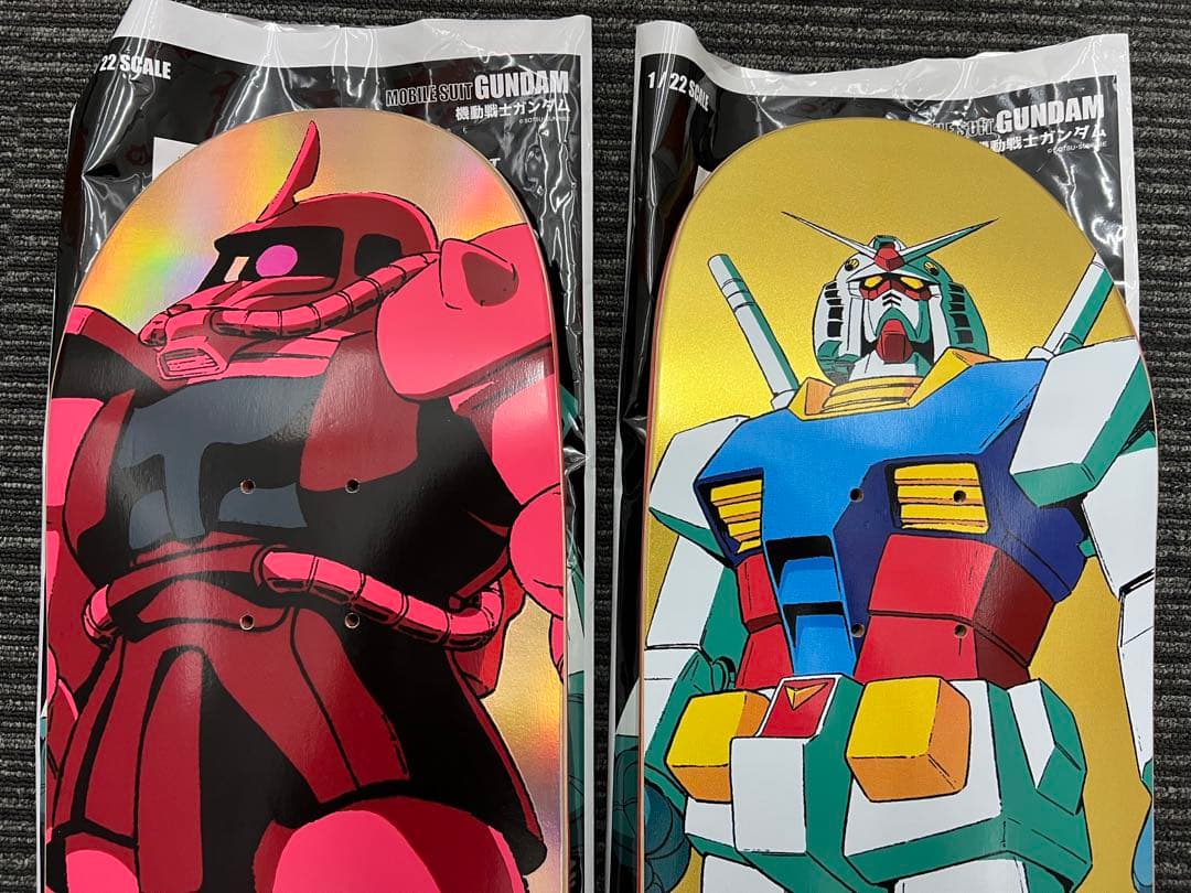 HUF x ガンダムコラボ スケートボードデッキ ガンダム シャアザク