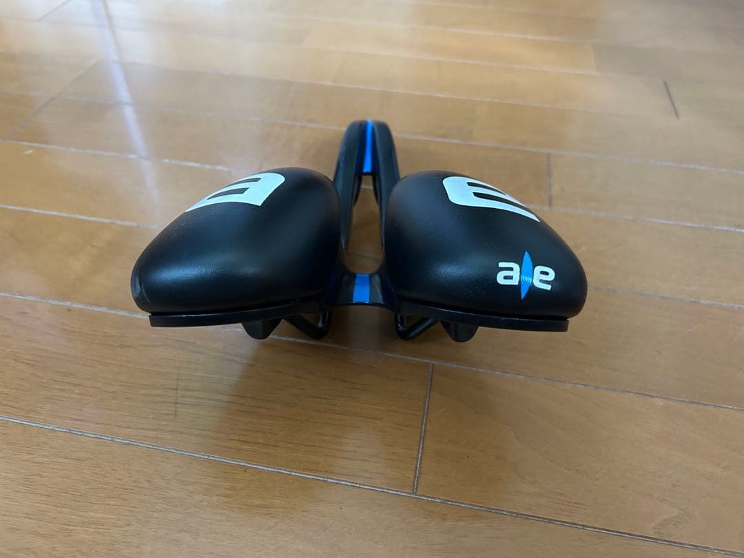 AEROELASTIC AE Saddle サドル