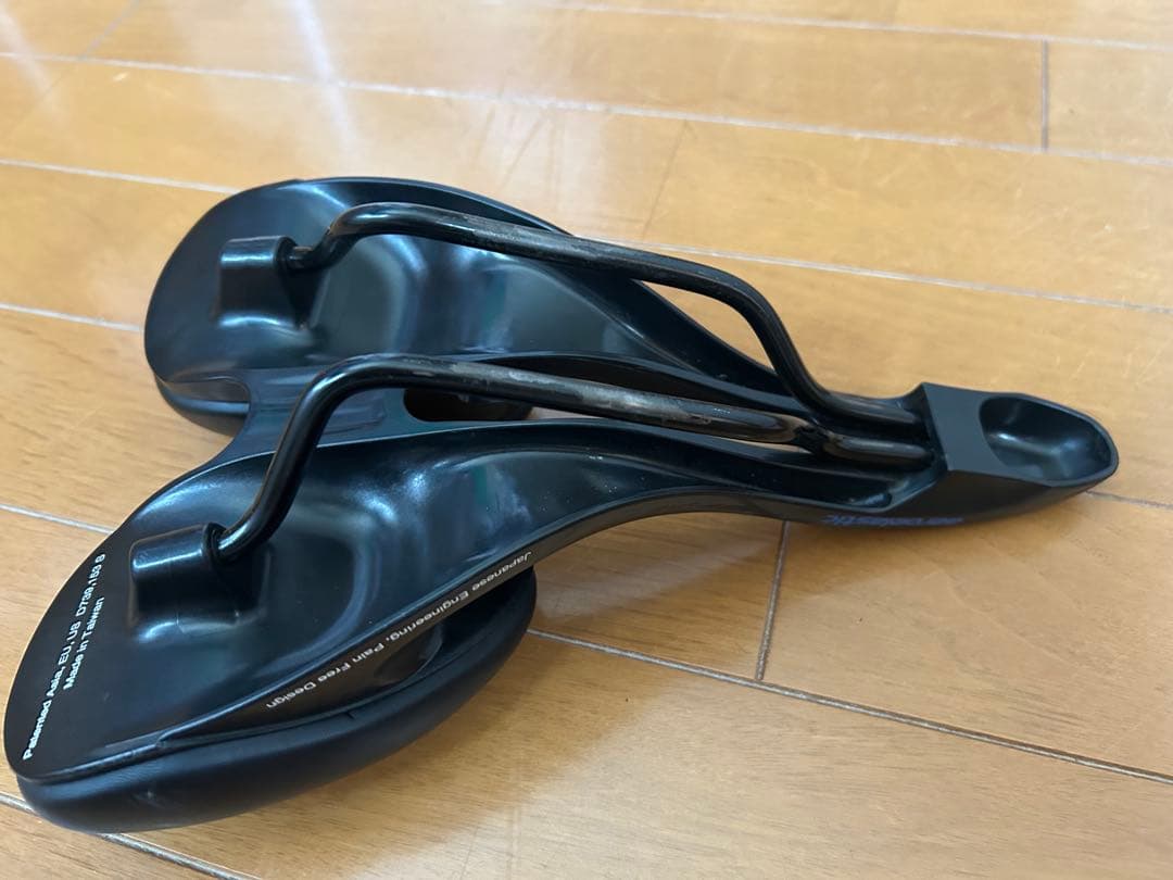 AEROELASTIC AE Saddle サドル
