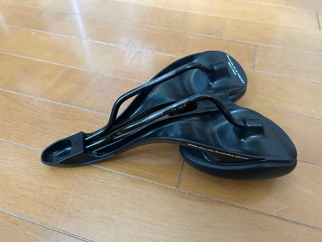 AEROELASTIC AE Saddle サドル