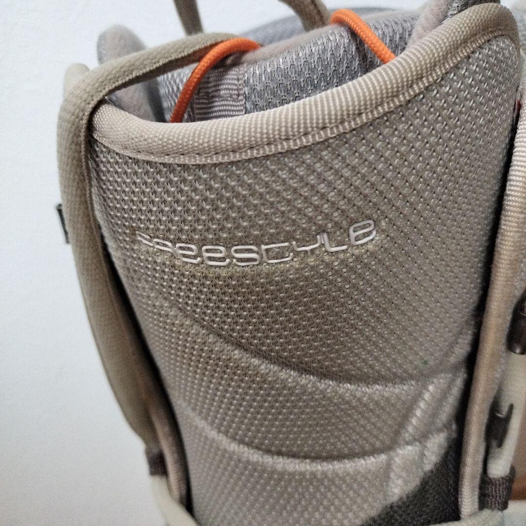 FreeStyle女性用BURTONスノーボードブーツ