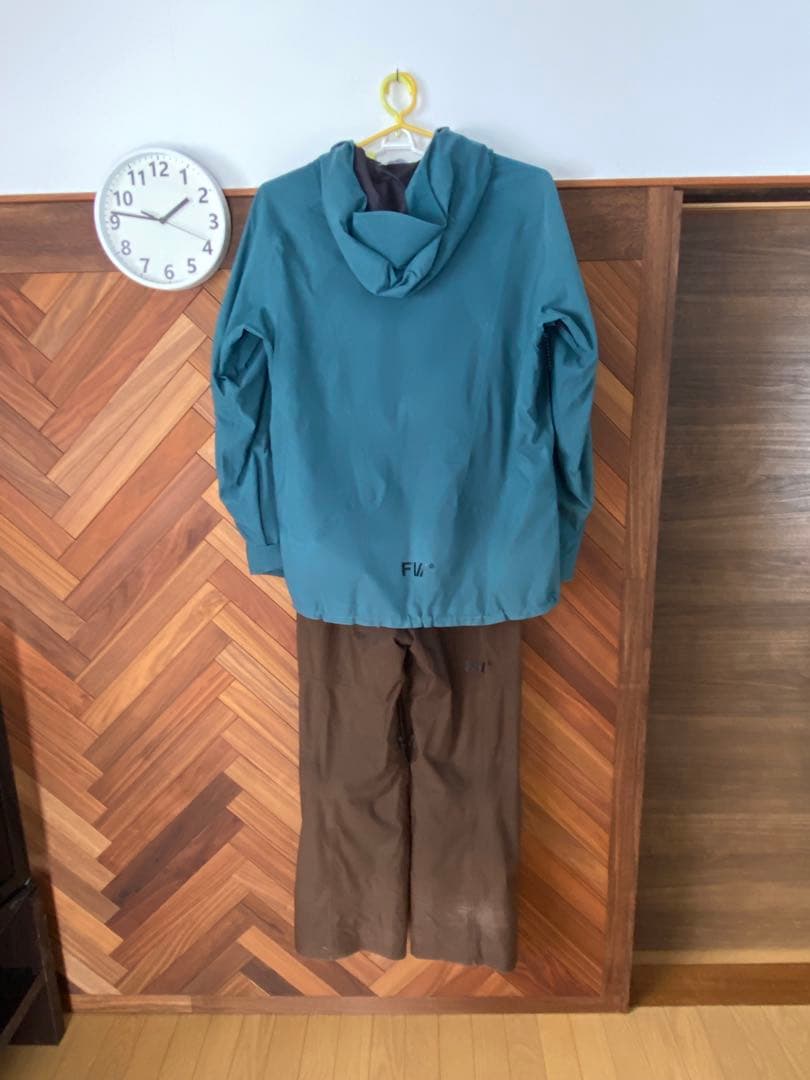 FW スノーボードウエア　上下セット　ジャケットL ビブパンツM