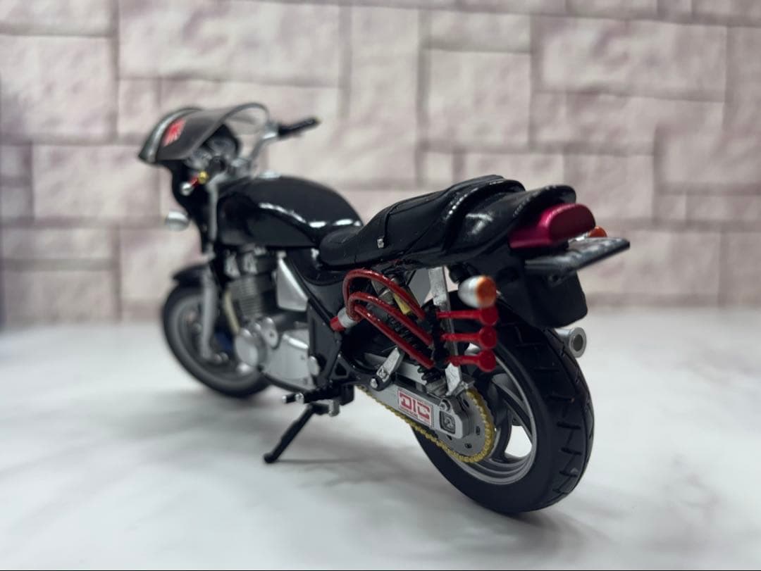 1/18ミニカー　ゼファー改　族仕様　フィギュア付き