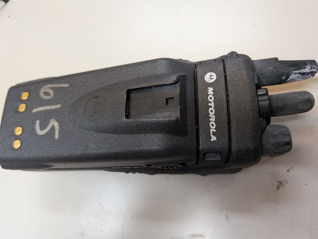 Motorola 無線機 サバゲー XTS2500?XTS5000? 不動品