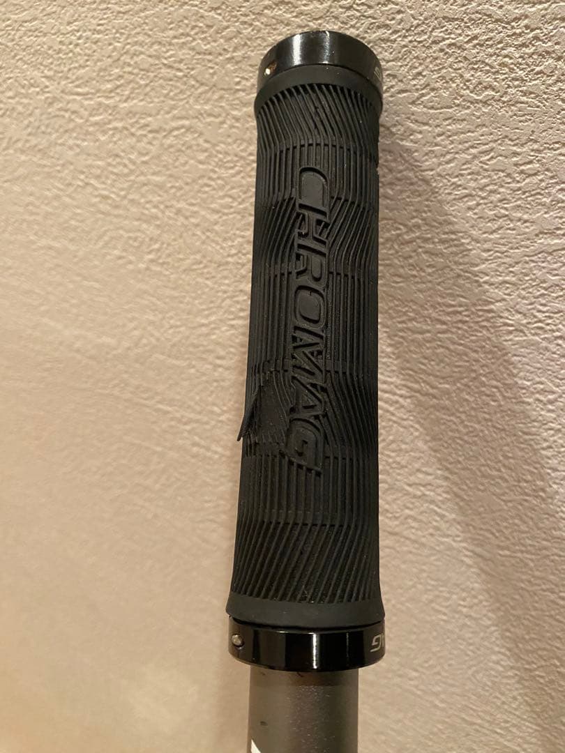 chromag FU40 ライザー ハンドルバー グリップ付き