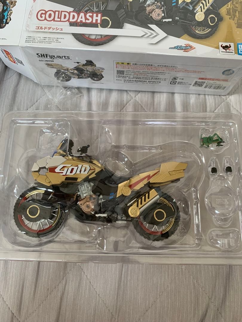 S.H.Figuartsゴルドダッシュ　仮面ライダーガッチャード