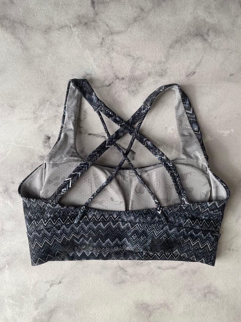 美品⭐︎easyoga イージーヨガ スピリット トップス