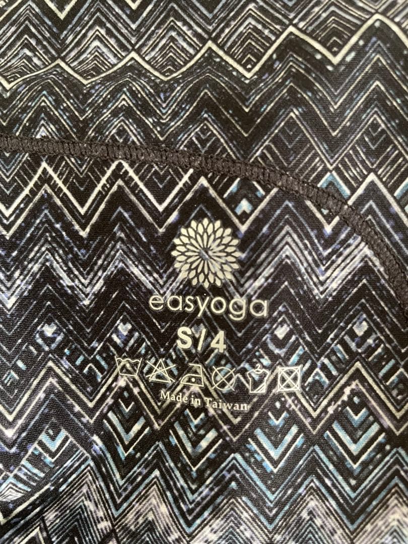 美品⭐︎easyoga イージーヨガ スピリット トップス