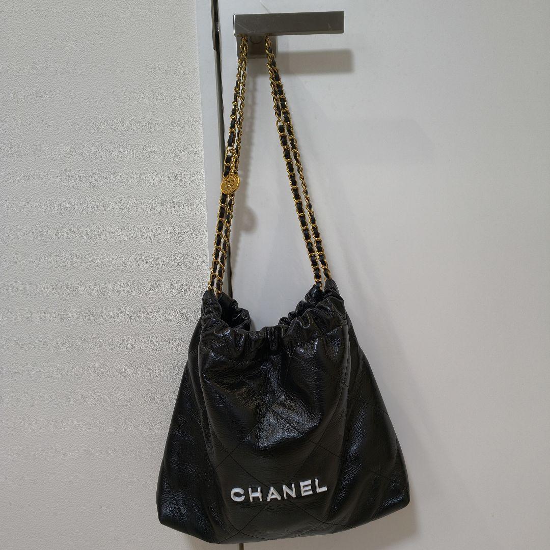 CHANELキルティングチェーンショルダーバッグポーチ付き