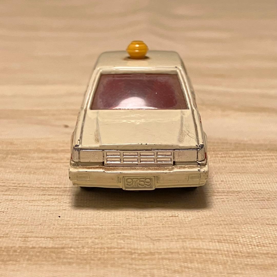 トミカ 日産セドリック 4ドア H.T サトウタクシー No.13 1/65