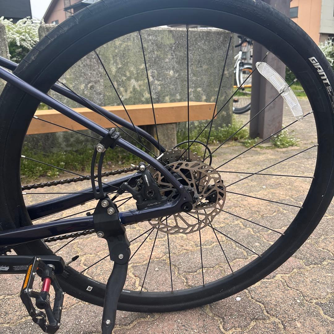 GIANT ロードバイクブラック 700C ディスクブレーキ