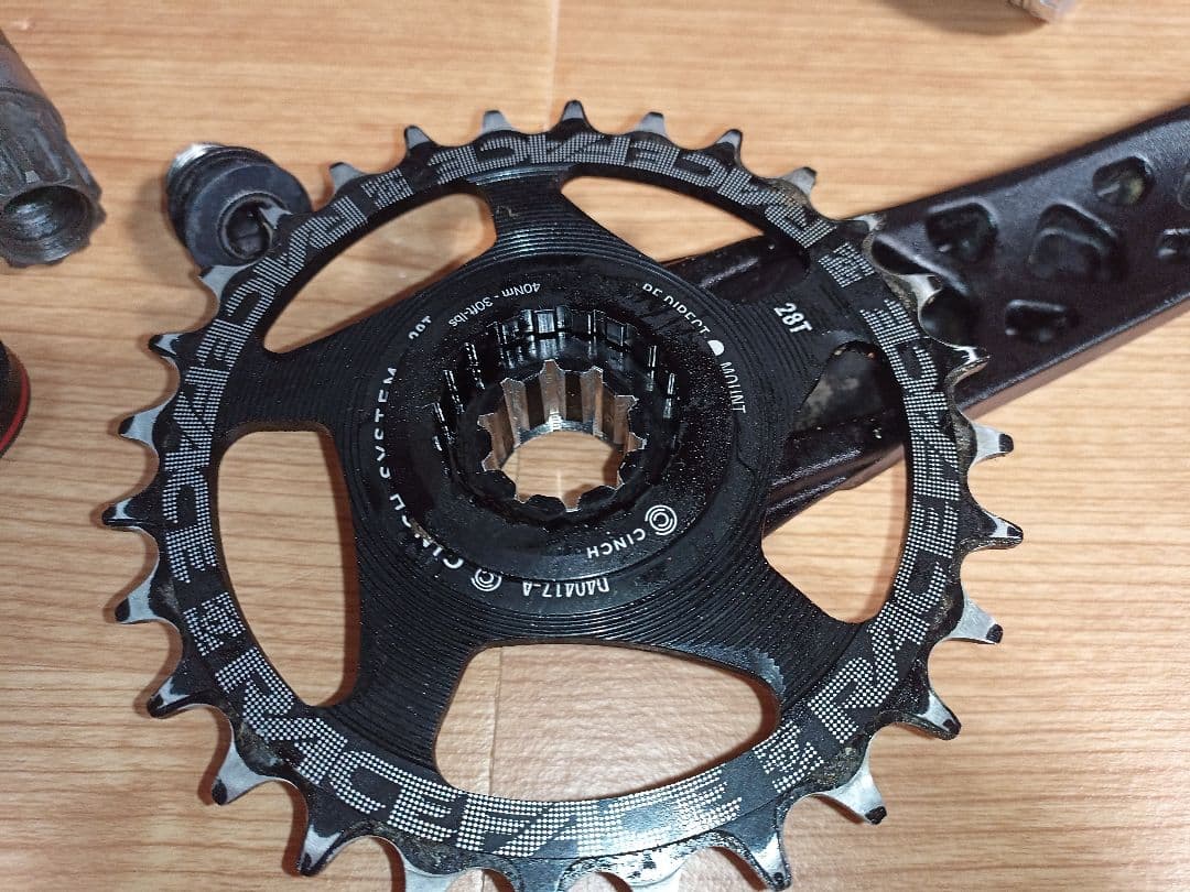 ファットバイク用 RACEFACE クランクセットとボトムブラケット