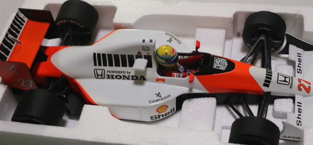 ビックスケール１／1８マクラーレン・ホンダMP4／5Ｂ　セナ・コレクション中古品