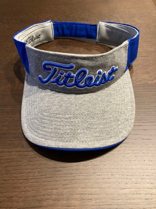 【美品】タイトリストバイザー