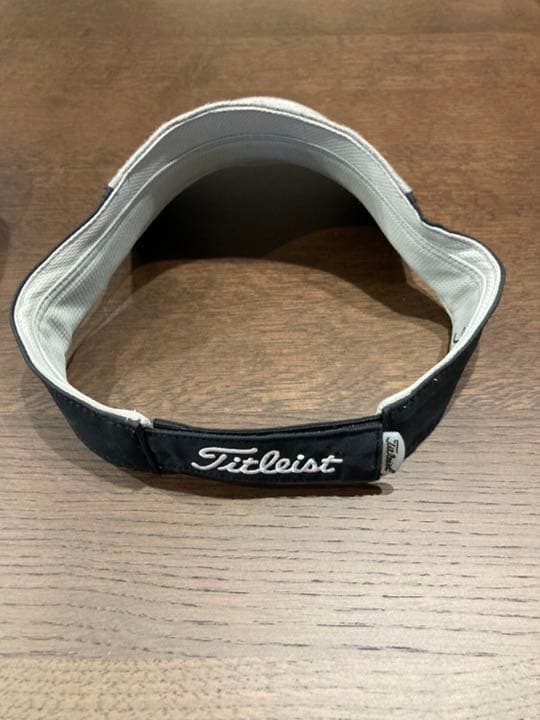 【美品】タイトリストバイザー