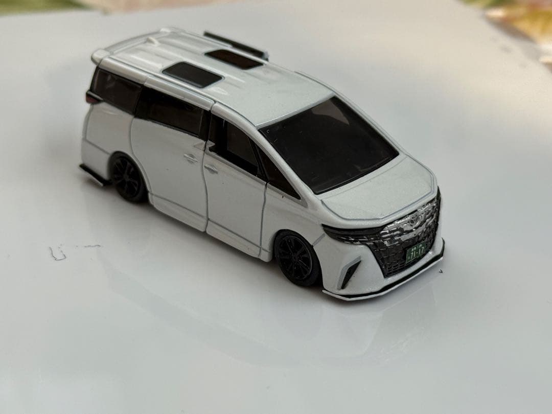 トミカプレミアム発売記念仕様 トヨタアルファード40系モデリスタグリル カスタム