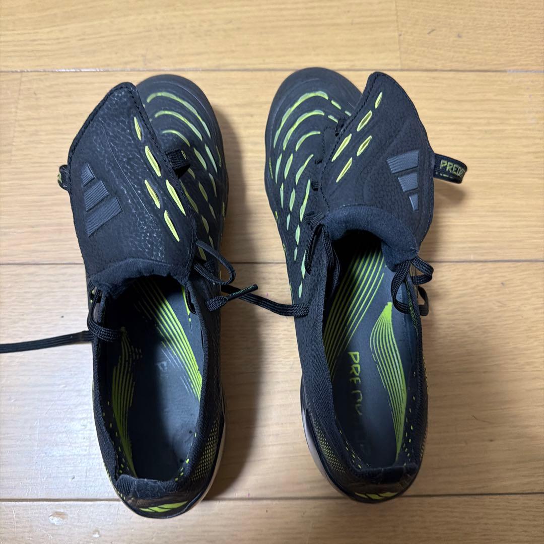 adidas Predator サッカーシューズ 黒/黄緑
