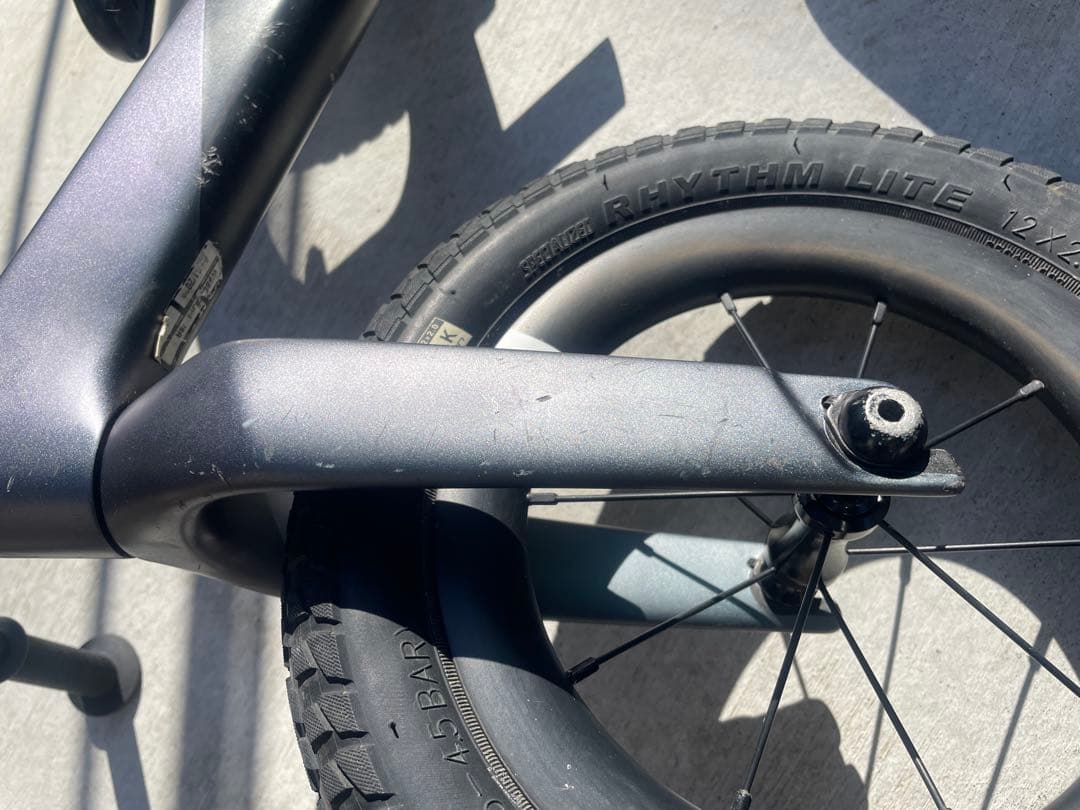 SPECIALIZED HOTWALK CARBON キッズバイク カーボン製