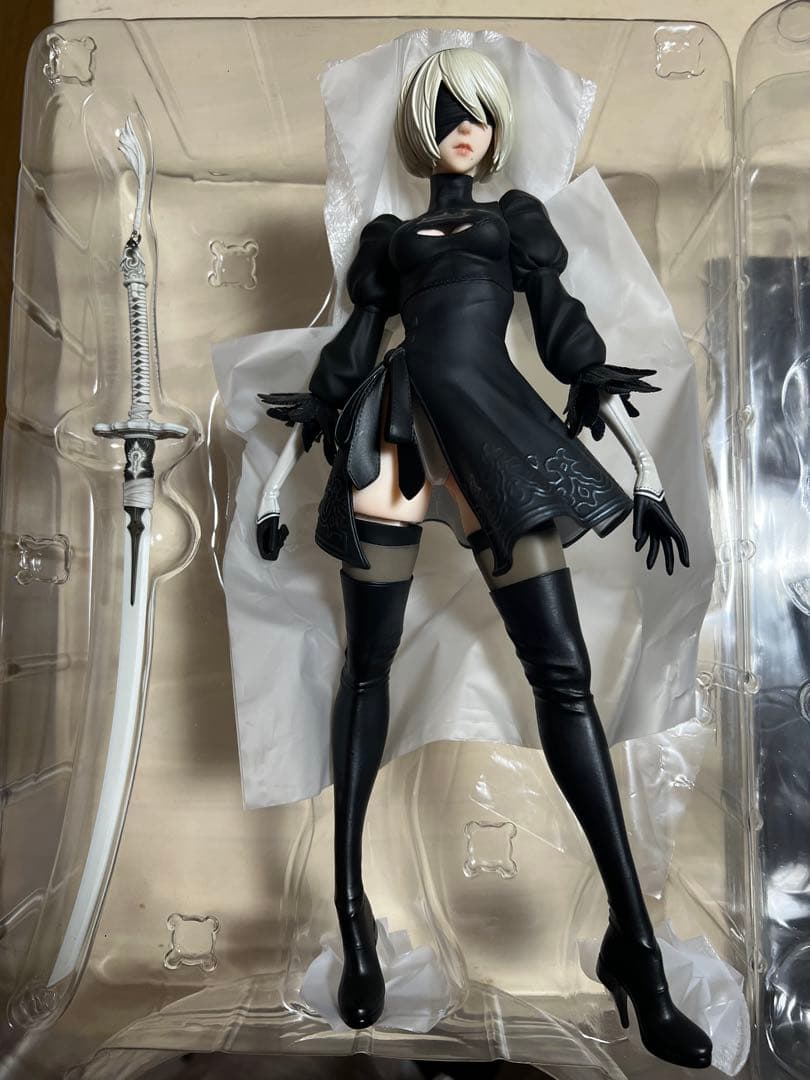 【値下中】ニーアオートマタ　2B フィギュア　フレア