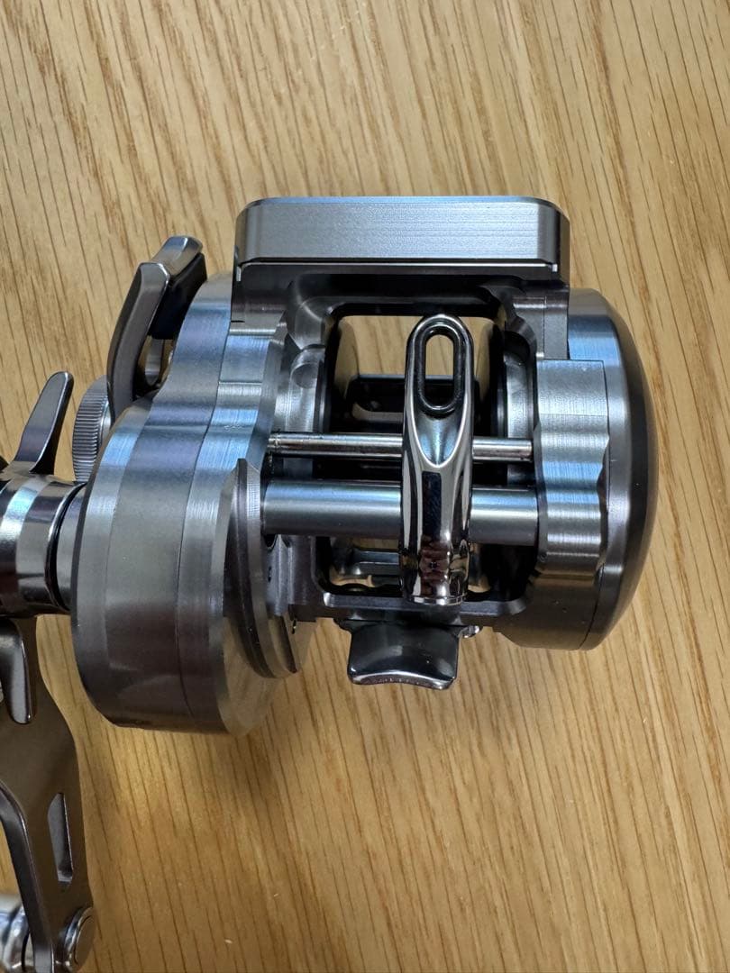 リール Shimano 24OCEA CONQUEST CT300HG