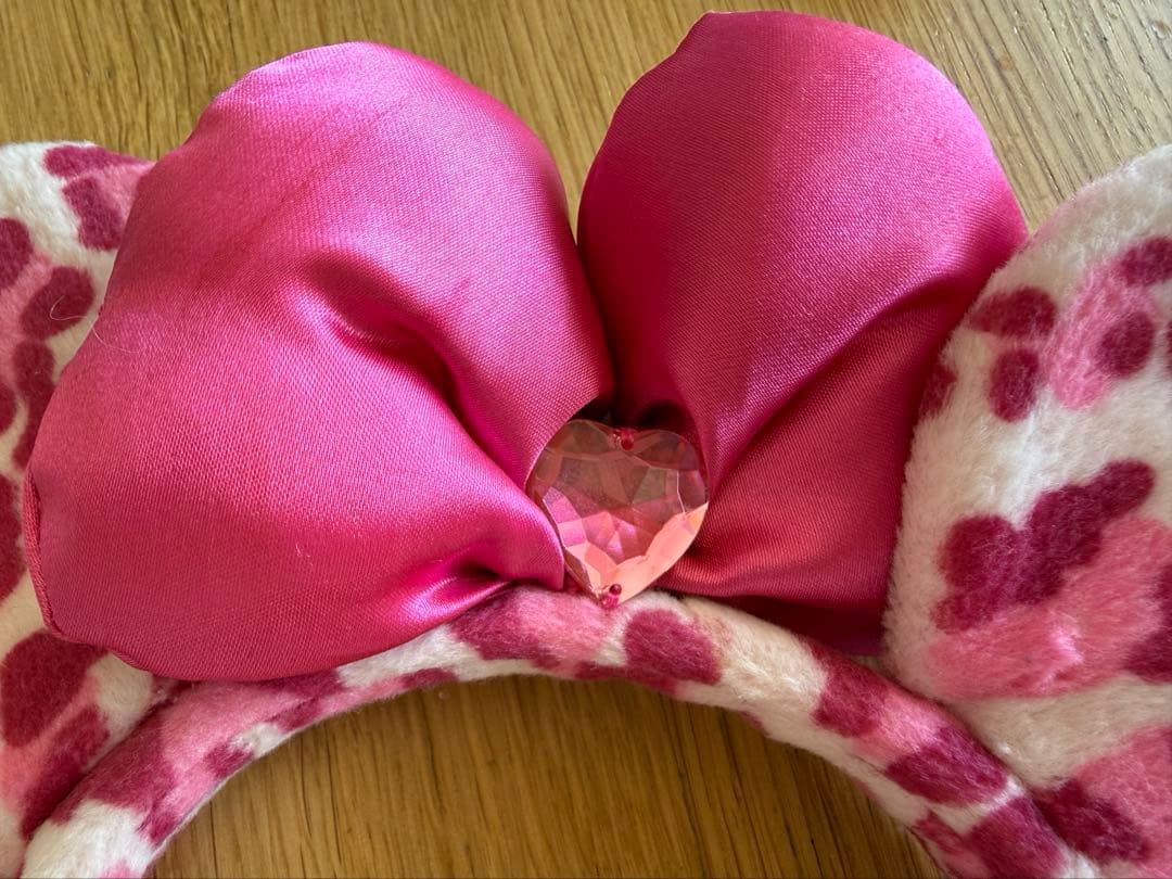 限定値下げ中　ミニー　ピンクヒョウ柄　リボン付き　カチューシャ
