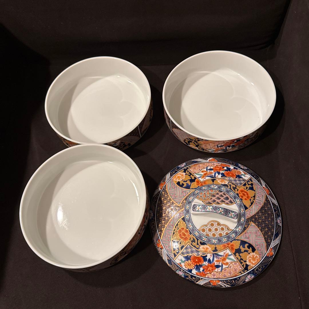 有田焼 若山 錦更紗 三段重 重箱 蓋付き重ね鉢 熨斗目 金彩 陶器　ひな祭り
