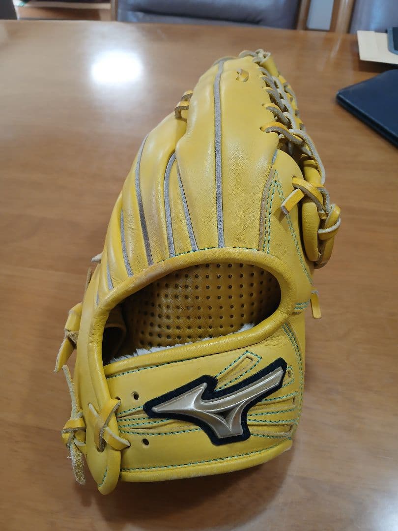 ミズノ グローバルエリート 軟式グローブ外野手用