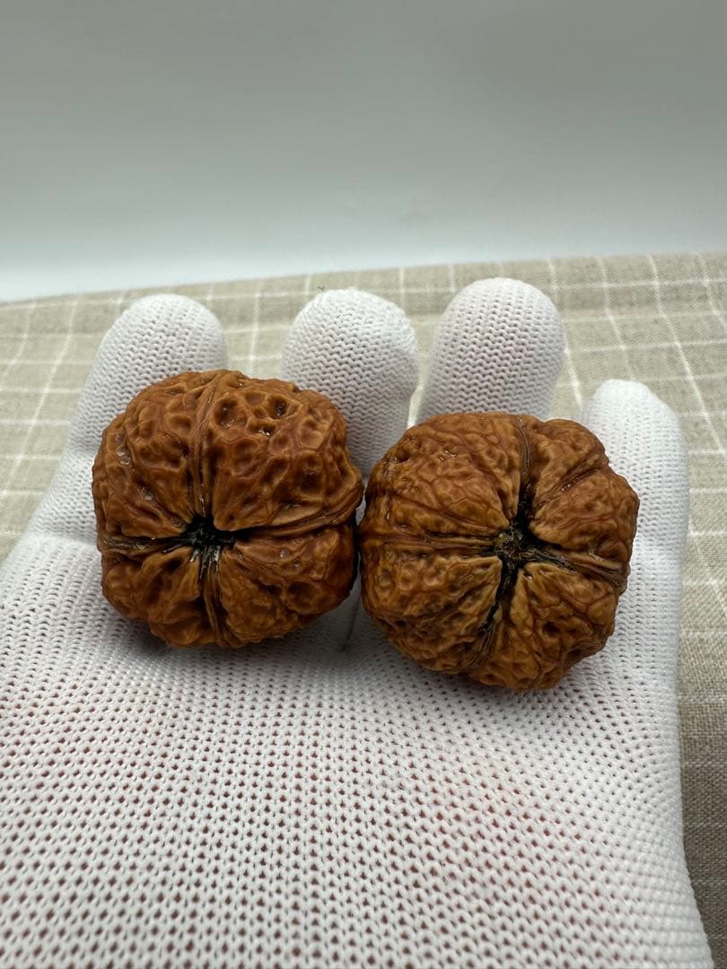 ☆天然☆ 伝統的な文玩核桃（ぶんがんくるみ）の逸品、四棱の手球ペア 36mm