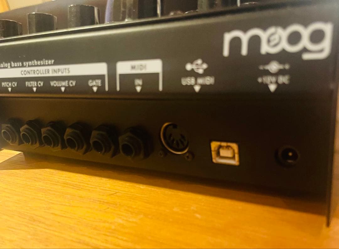 moog Minitaur アナログベースシンセ