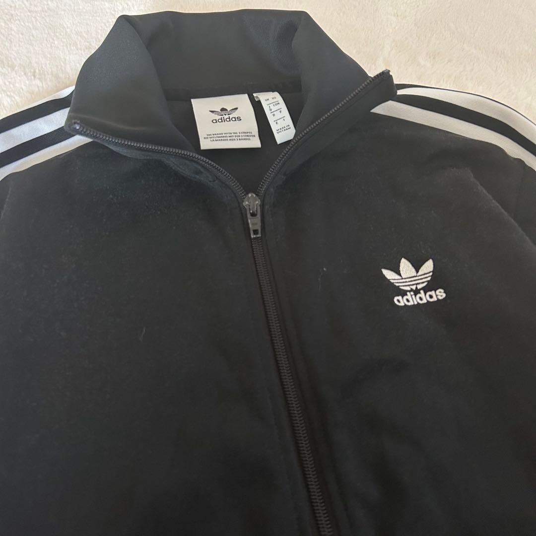 adidasアディダス 黒　ジャージ　ジップアップパーカー