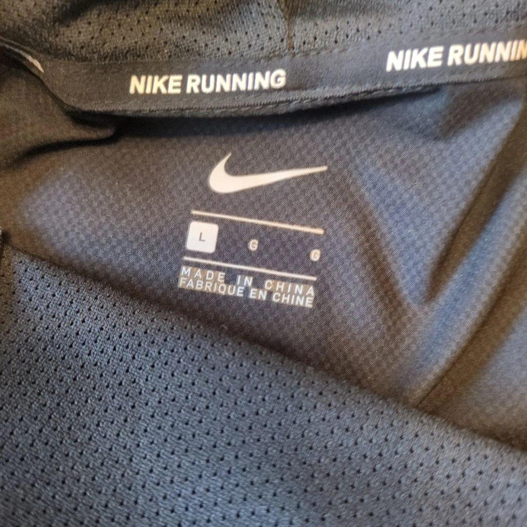 ✨️新品✨️Nike フード付きブラック　ウィンドブレーカー　メンズL　即日発送