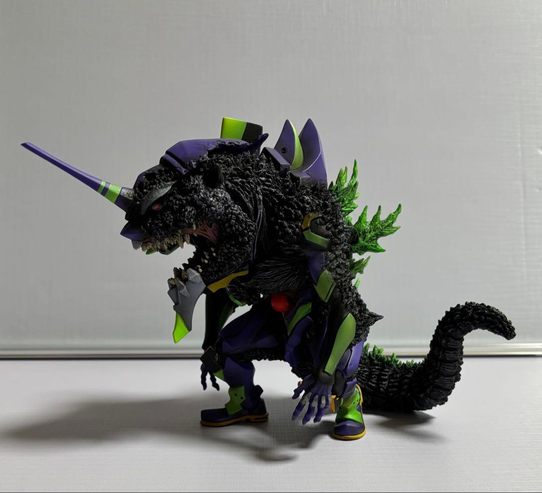 あ*歌様 デフォリアル⭐︎ゴジラ対エヴァンゲリオン⭐︎発光機能付き限定版3体セッ