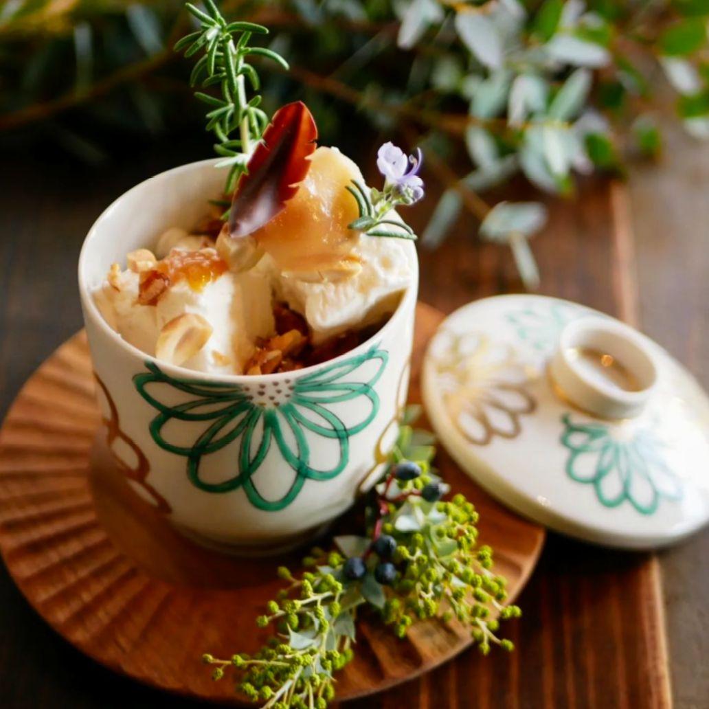 昭和レトロ　3セット　器　茶碗蒸し　湯呑み　茶器　蓋付　小皿　金彩　緑　グリーン