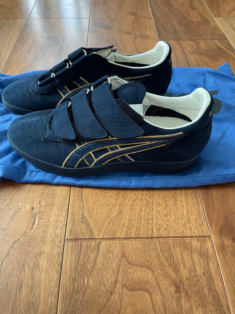 asics バレーボール審判用シューズ　23.5cm収納袋付き