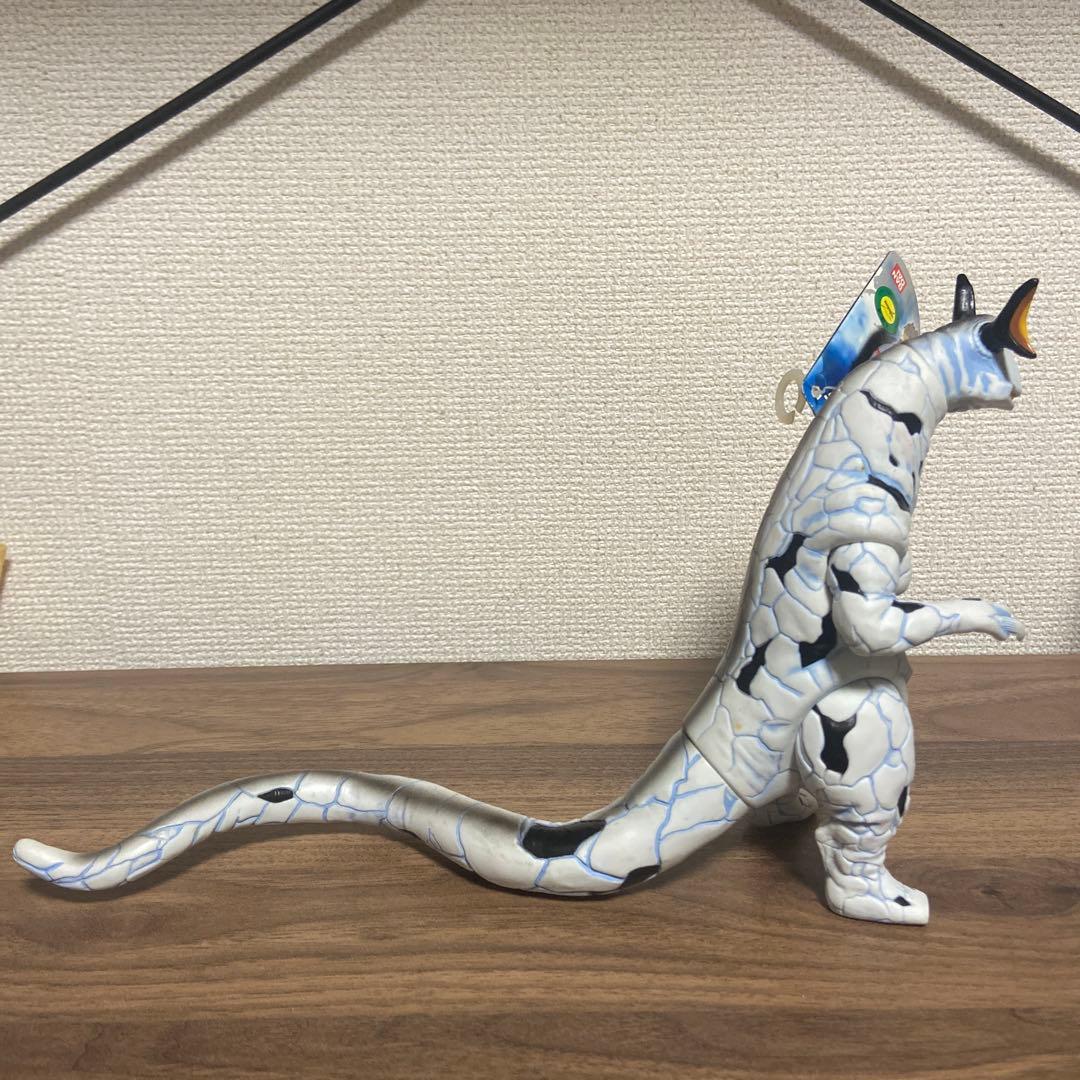 ウルトラ怪獣シリーズ　エレキング　タグ付き　３種セット