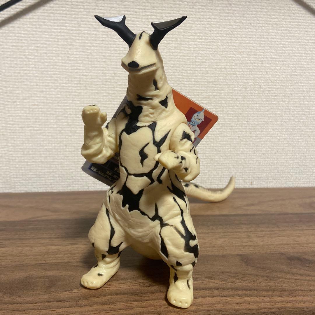 ウルトラ怪獣シリーズ　エレキング　タグ付き　３種セット