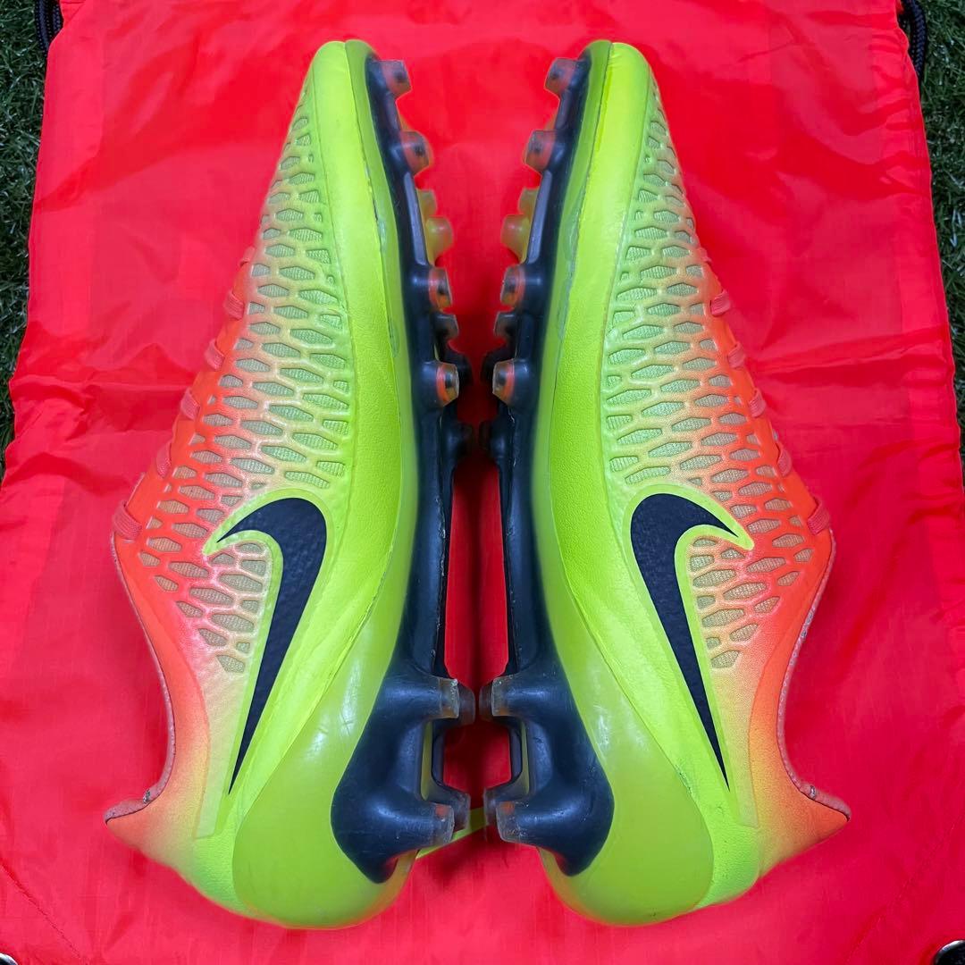 サッカースパイク ナイキ マジスタ オーパス FG