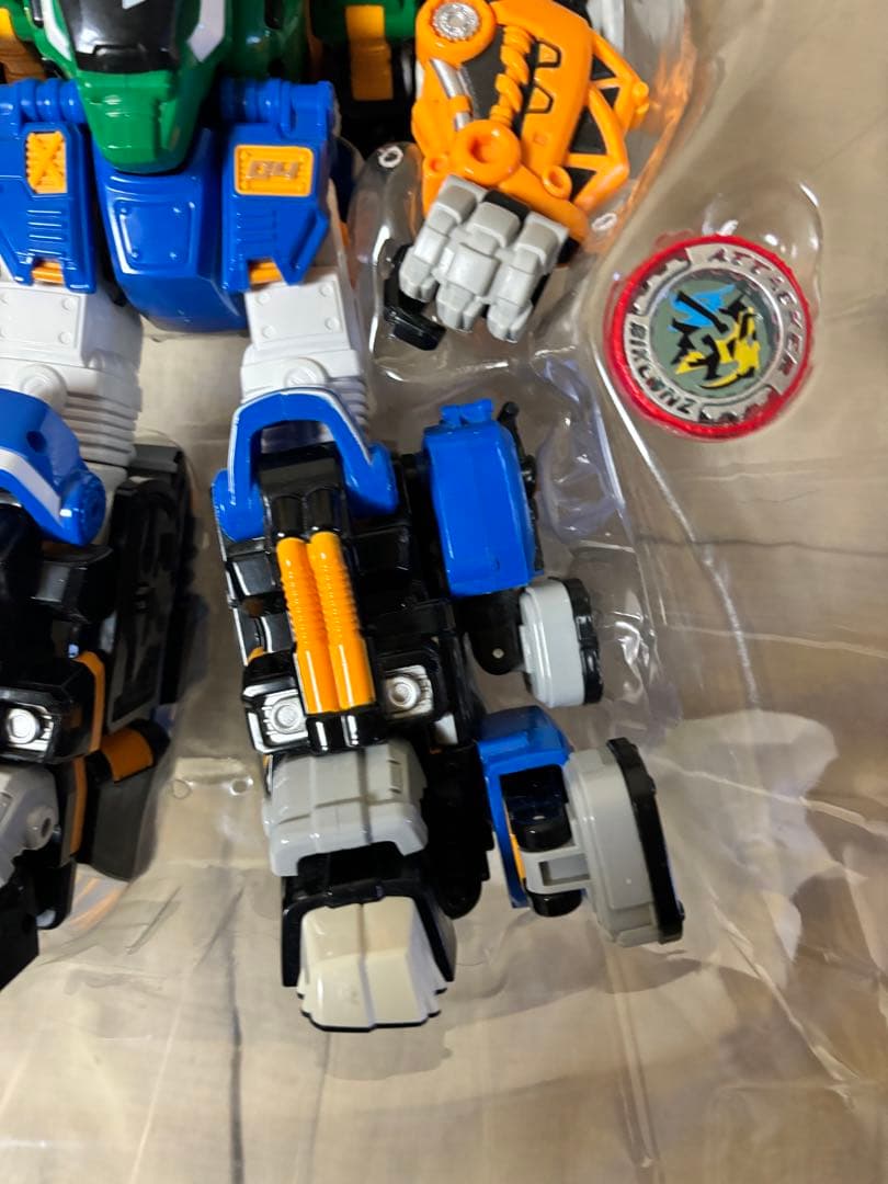 メタリオンズ　韓国ロボット　サンダーガーディアン　3合体