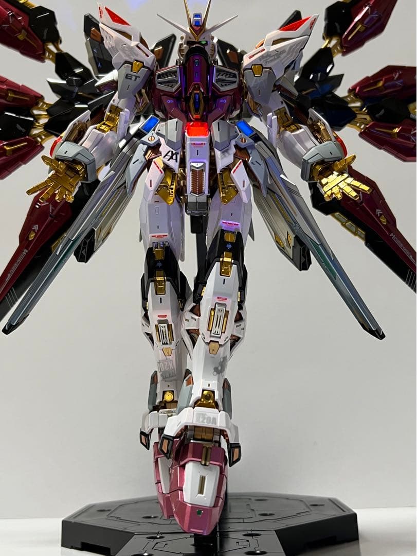 ガンプラ MGEX 1/100 ストライクフリーダムガンダム 塗装完成品