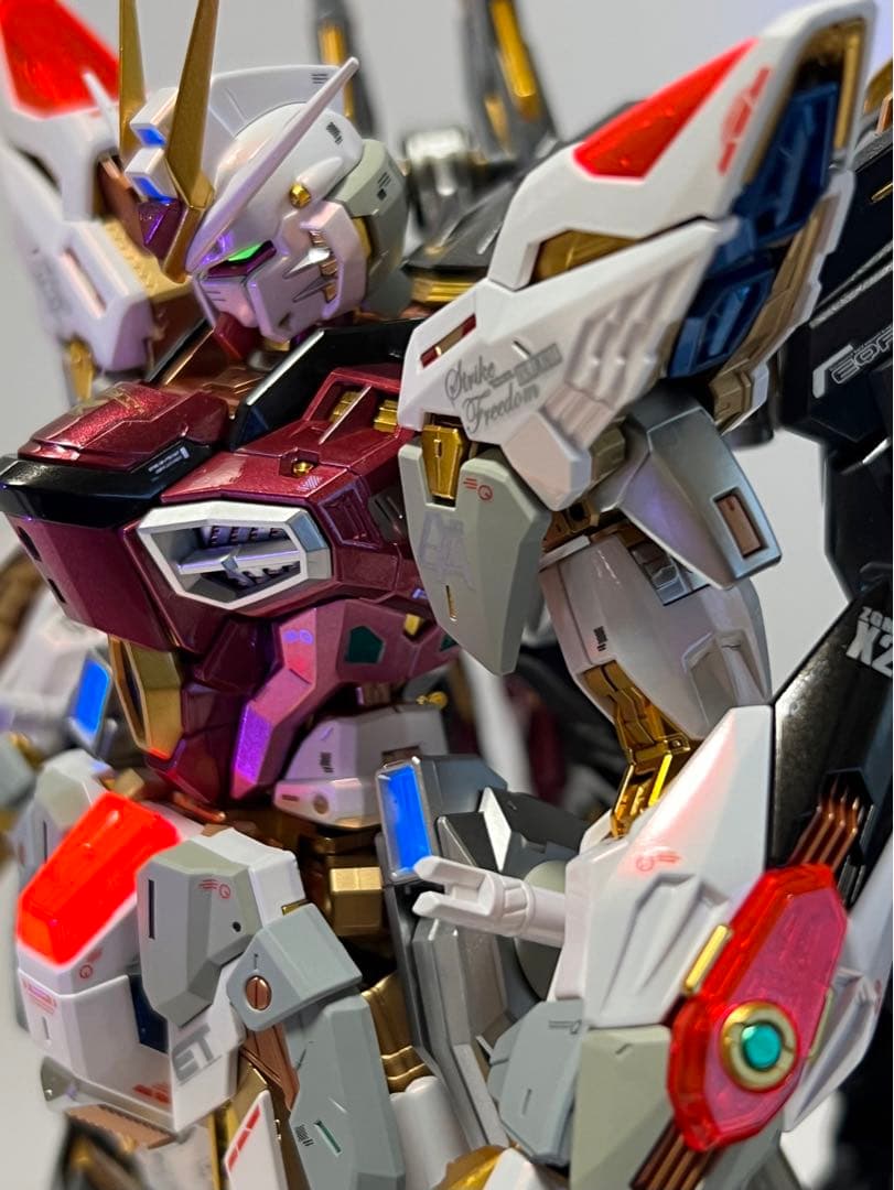 ガンプラ MGEX 1/100 ストライクフリーダムガンダム 塗装完成品