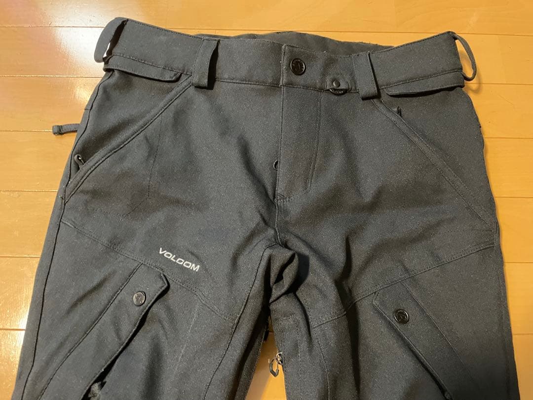 美品　VOLCOM スノーウェア　パンツ　ブラック