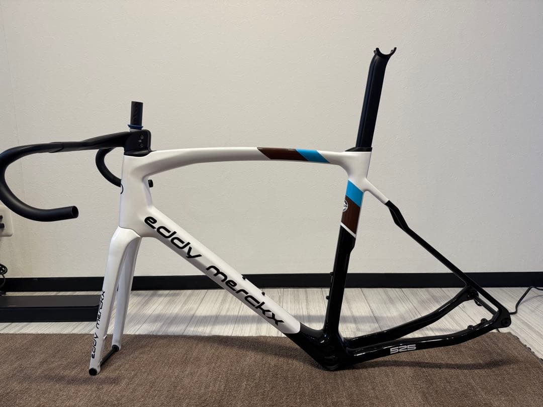 eddy merckx 525 AG2Rカラー Mサイズ