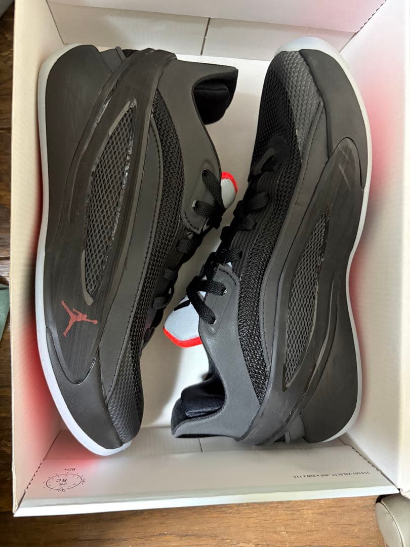 JORDAN LUKA5 26cmバスケットボールシューズ ブラック/レッド