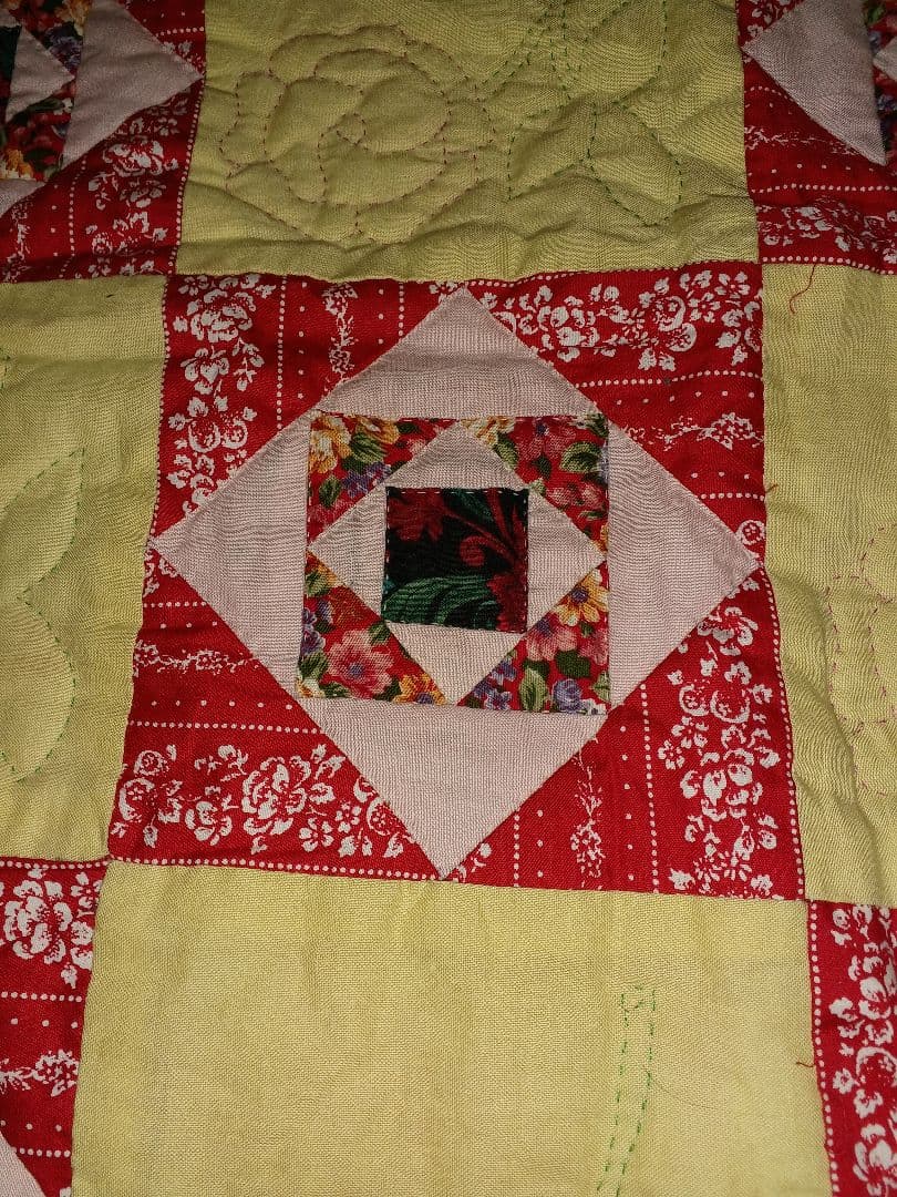 ハンドメイド　薔薇パッチワークキルトタペストリー