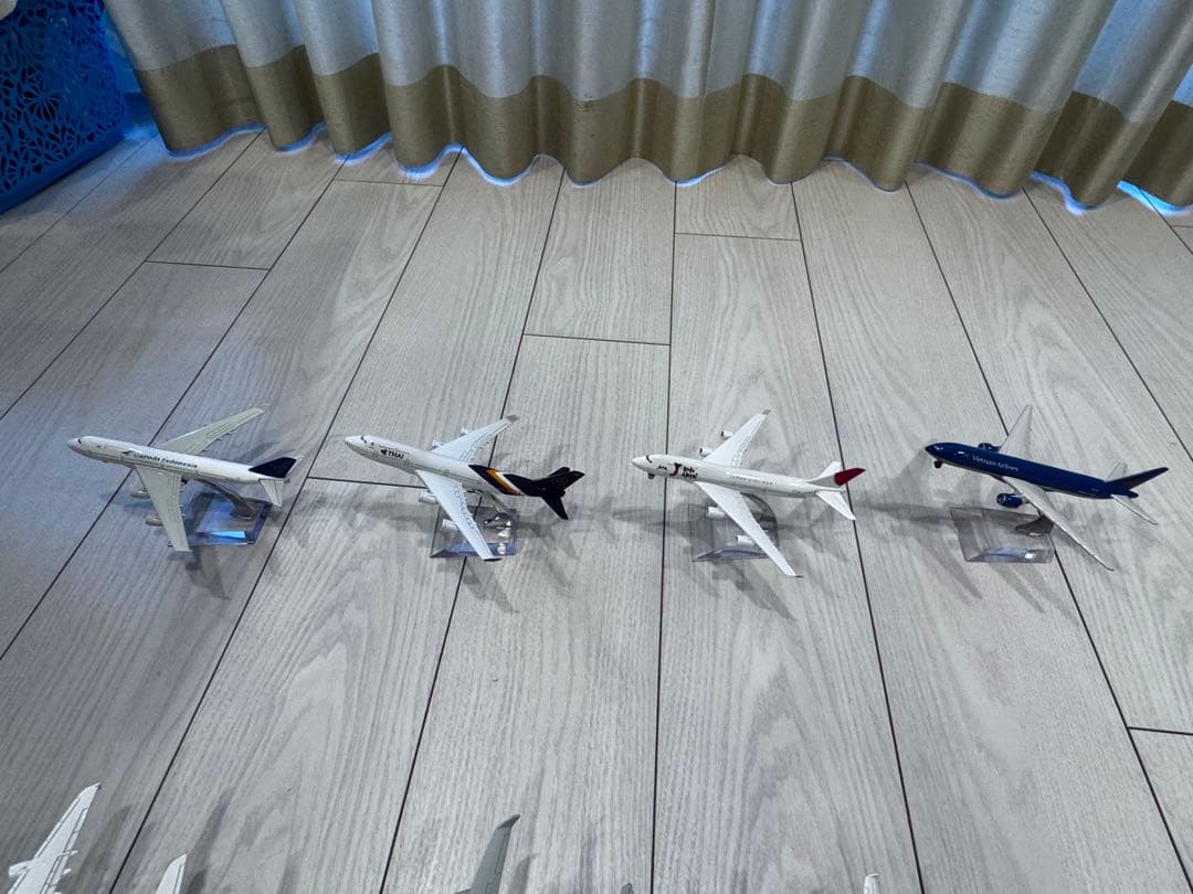 タイムセール　一機5000円超航空機モデル 10機セット 1/200スケール