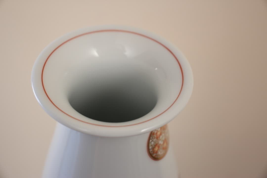 未使用・箱入　深川製磁　寿赤絵　花瓶