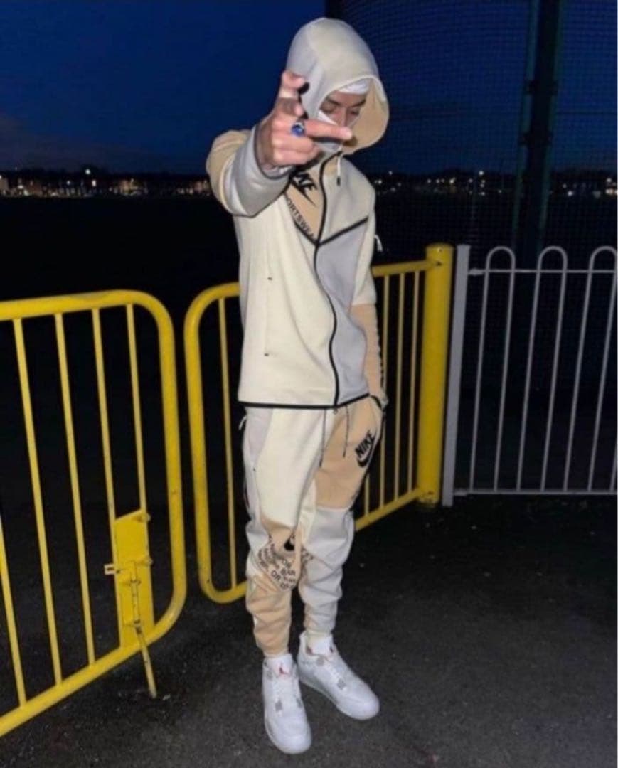 NIKE テックフリース　セットアップ　上下　M　ベージュ